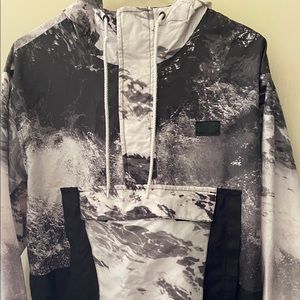 Water print windbreaker